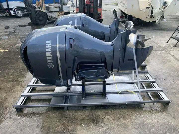 Yamaha Gamme LF / F200